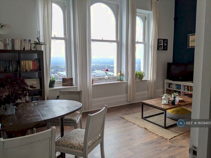 2 Bedroom Flat To Rent In Kilravock House, London, SE25