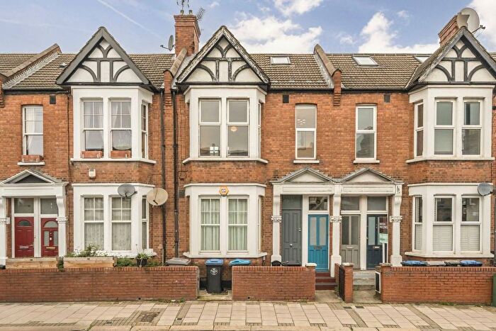 2 Bedroom Flat For Sale In Kilburn Lane, North Kensington, W10