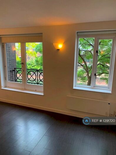 Studio To Rent In Discovery Walk, London, E1W