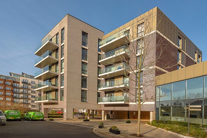 1 Bedroom Flat To Rent In Queenshurst Square, Kingston Upon Thames, KT2