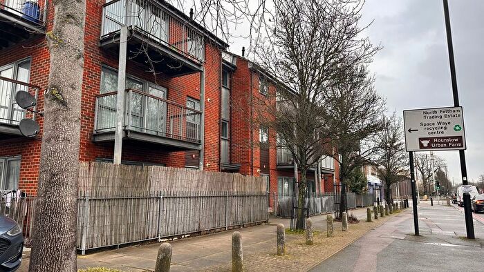 2 Bedroom Flat For Sale In Staines Road, Feltham, London, TW14