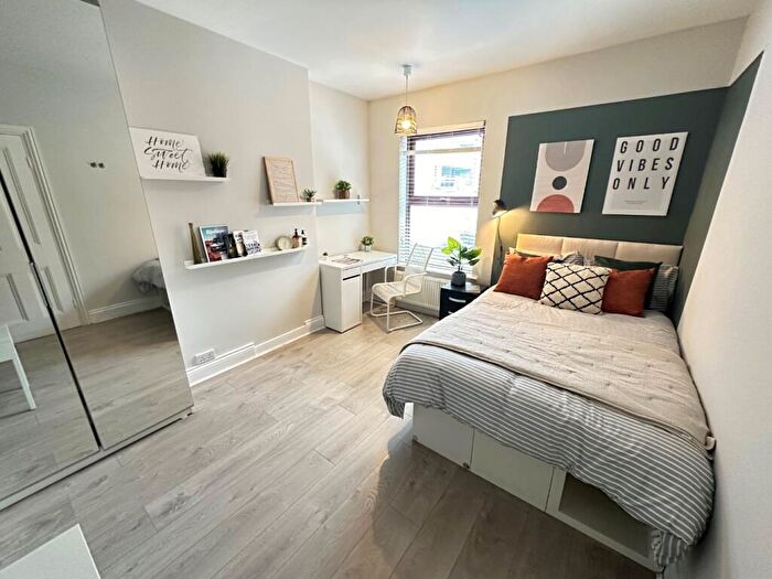 Studio To Rent In Room, Havelock Road, Luton, Bedfordshire, LU2