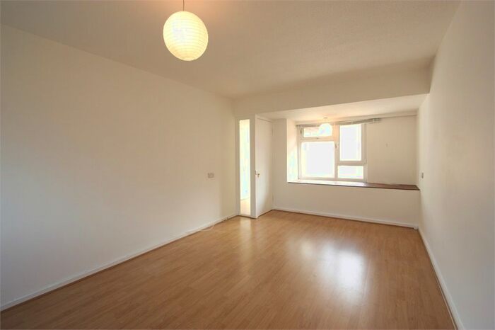 1 Bedroom Flat To Rent In Hazel Way, Bermondsey SE1