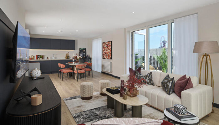 2 Bedroom Apartment For Sale In Cooks Road, Stratford, London, E15