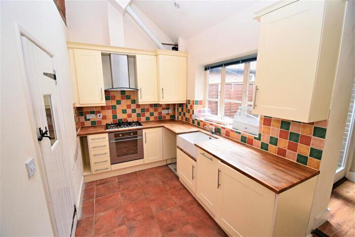 2 Bedroom Terraced House To Rent In High Street South, Dunstable, LU6