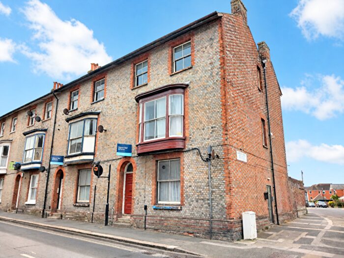 1 Bedroom Flat To Rent In Crocker Street, Central Newport (With Parking!), PO30
