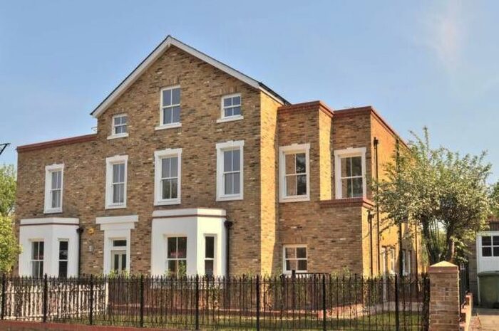 2 Bedroom Flat To Rent In Clifton House, Royal Parade, Chislehurst, Kent, BR7