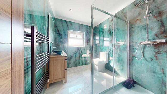 3 Bedroom Semi-Detached House To Rent In Christian Fields, London, SW16