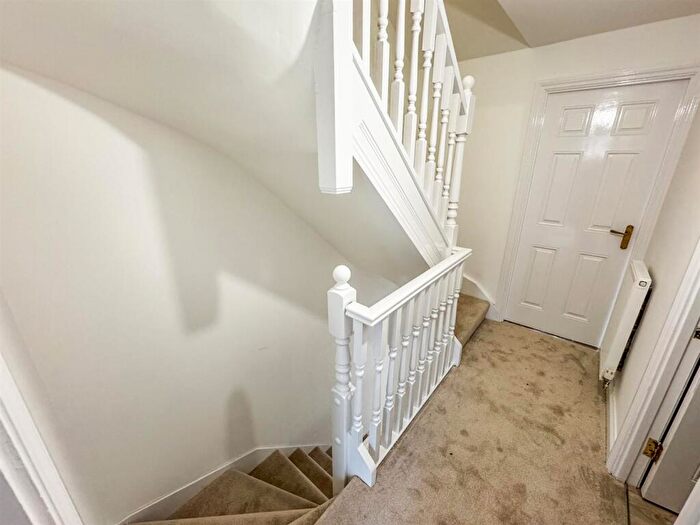 3 Bedroom Terraced House For Sale In Packwood Close, Daventry, NN11