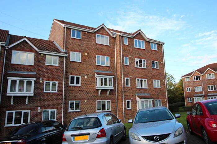 1 Bedroom Flat To Rent In Onyx House, Percy Gardens, Worcester Park, KT4