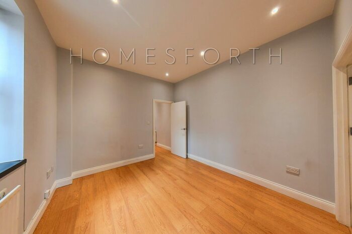 1 Bedroom Flat To Rent In Drake House, Stepney Way, Whitechapel, E1