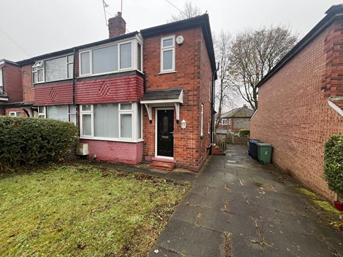 3 Bedroom Semi-Detached House To Rent In Agecroft Road West, Prestwich, M25