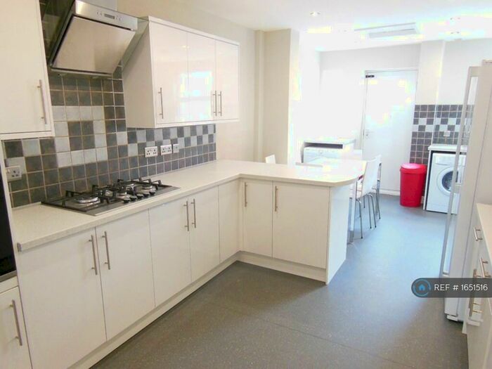 6 Bedroom Terraced House To Rent In Garmoyle Road, Liverpool, L15