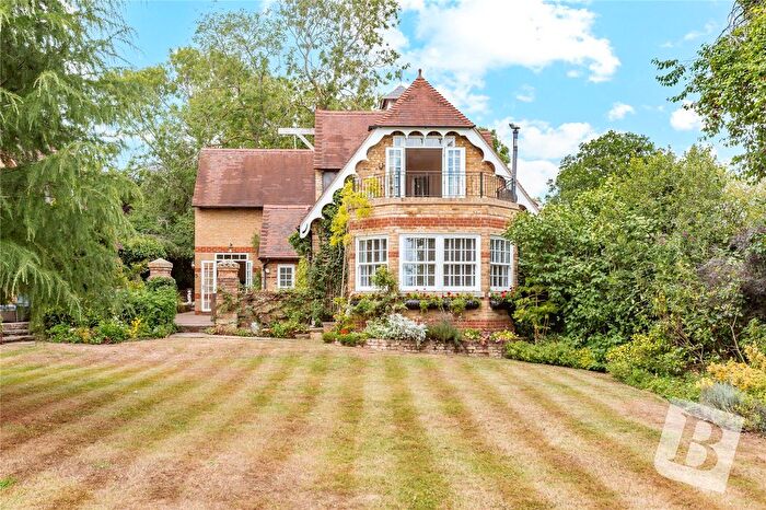 4 Bedroom Detached House For Sale In Rectory Lane, Battlesbridge, Wickford, SS11