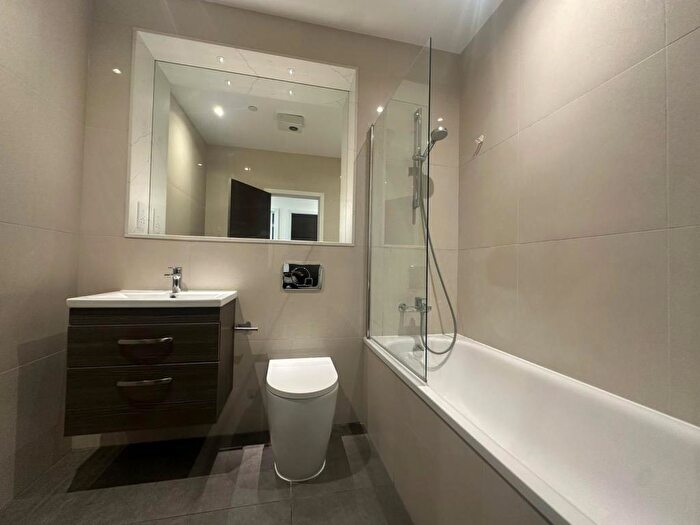 1 Bedroom Flat To Rent In Slough, Berkshire, SL1