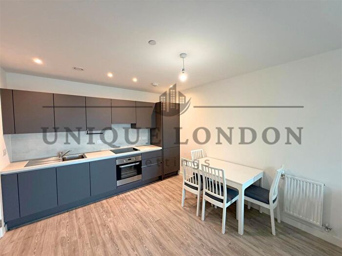 1 Bedroom Flat To Rent In St Pier Court, Green Street, London, E13