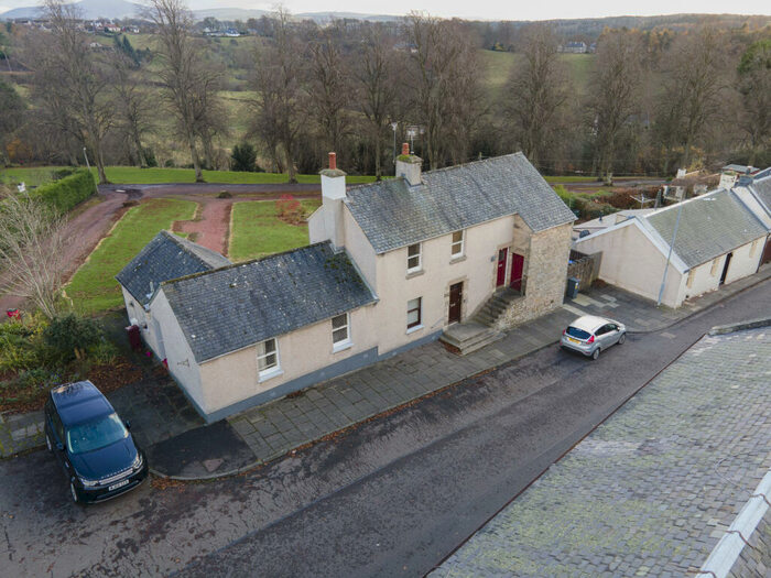 1 Bedroom Bungalow To Rent In Castlegate, Lanark, ML11