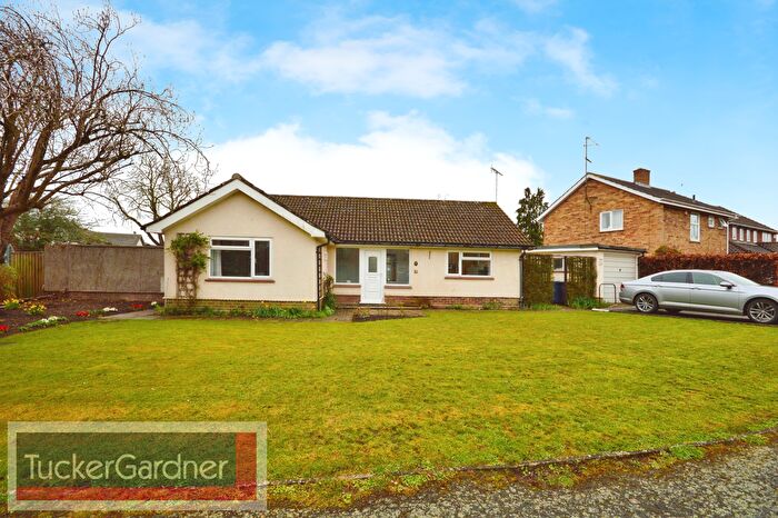 2 Bedroom Detached Bungalow To Rent In St. Andrews Close, Cambridge, CB22