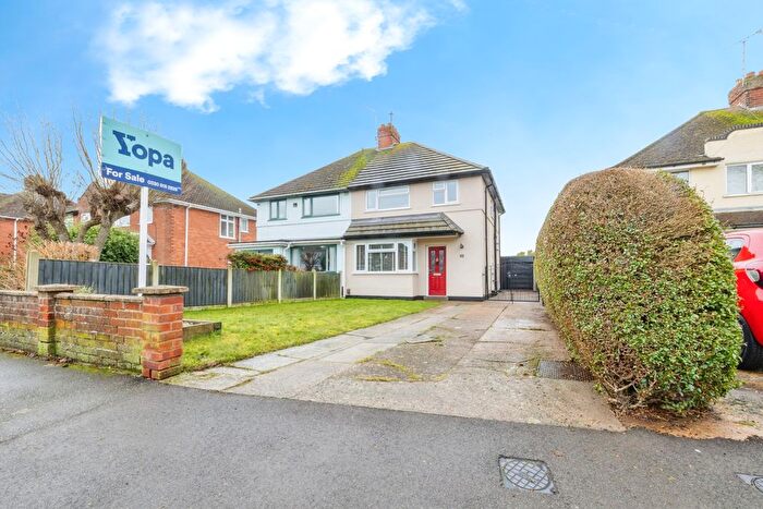 3 Bedroom Semi Detached House For Sale In Wallis Avenue, Lincoln, LN6