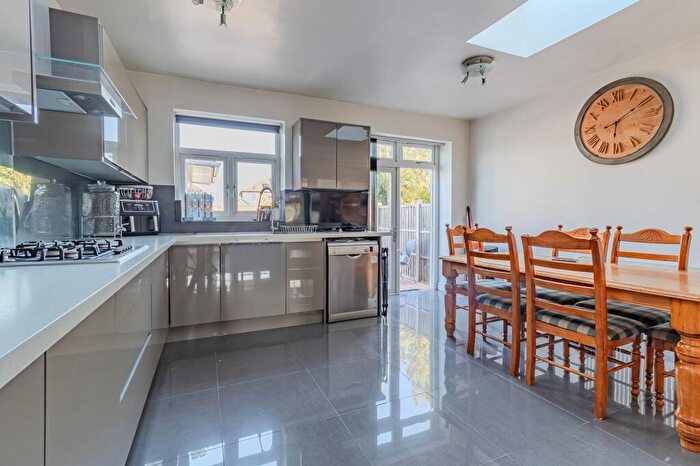 4 Bedroom Semi-Detached House For Sale In Headley Road, Leicester, LE3