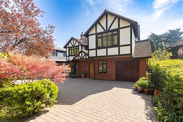 4 Bedroom Detached House For Sale In Loughton Lane, Theydon Bois, CM16