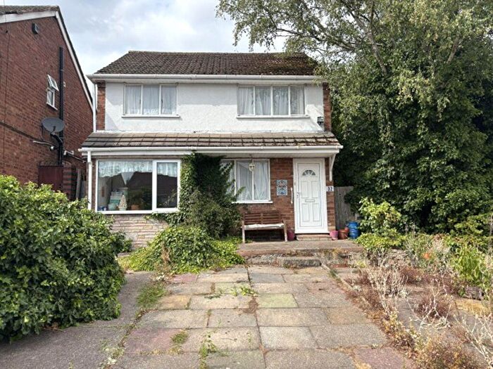 3 Bedroom Detached House For Sale In Waverley Avenue, Great Barr, Birmingham, B43