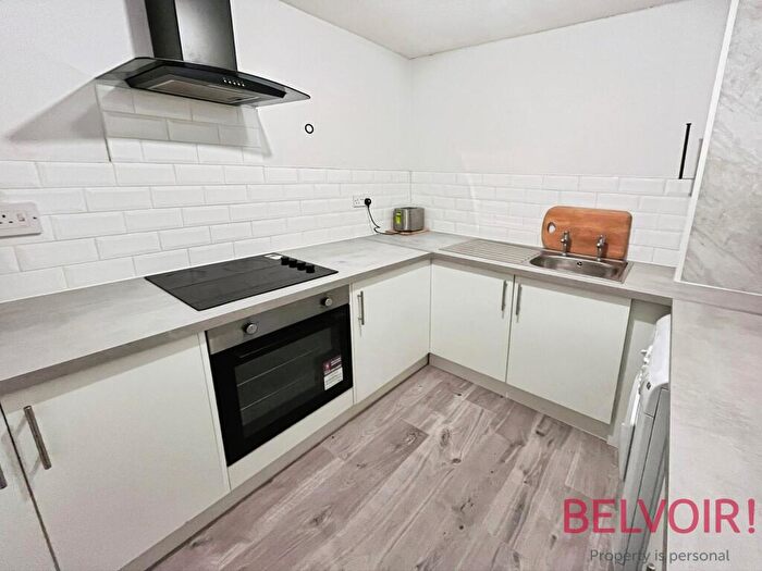 2 Bedroom Flat To Rent In Heron Wharf, Castle Marina, Nottingham, NG7