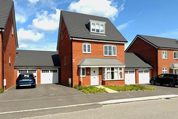 4 Bedroom Detached House To Rent In Trinder Road, Wokingham, RG41