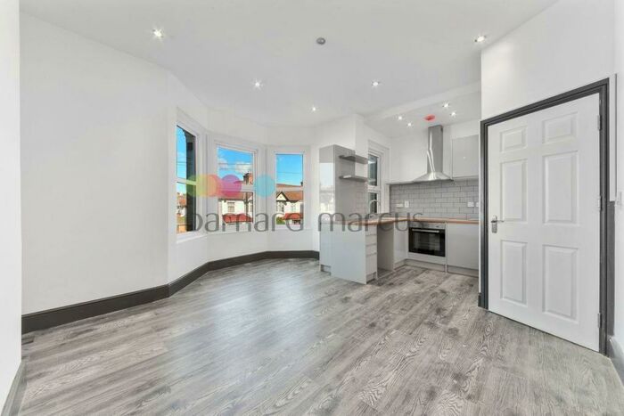 3 Bedroom House To Rent In Waddon Road, Croydon, CR0