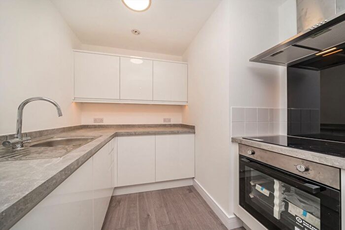 1 Bedroom Flat For Sale In Berrymead Gardens, Acton, W3