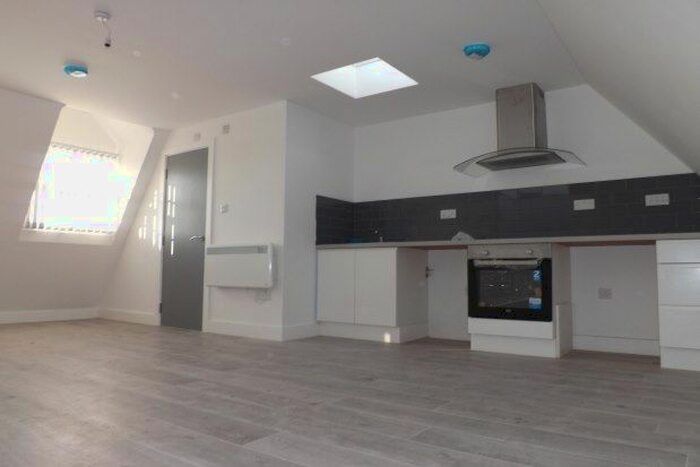 Studio To Rent In Bromham Road, Bedford, MK40