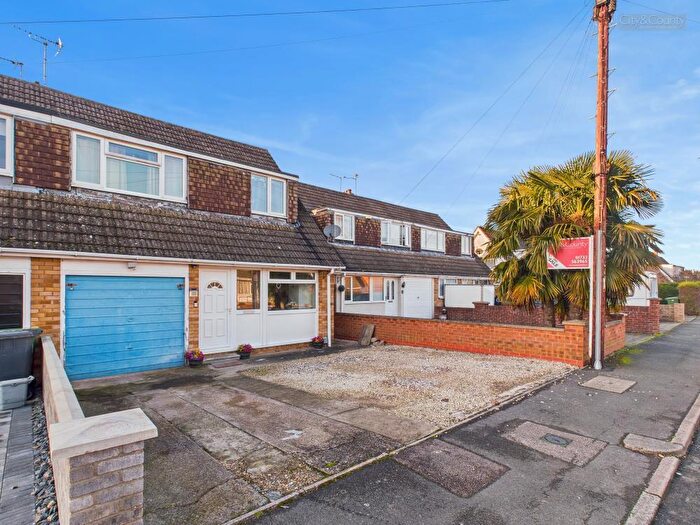 3 Bedroom Semi-Detached House For Sale In Woodhurst Road, Stanground, Peterborough, PE2