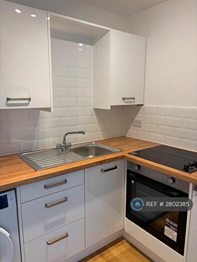 2 Bedroom Flat To Rent In Andrews Street, Paisley, PA3