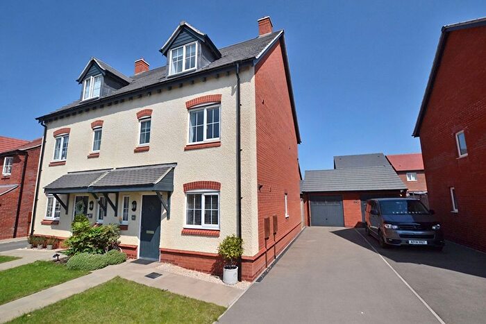 3 Bedroom Semi-Detached House For Sale In Wharmby Street, Hugglescote, LE67