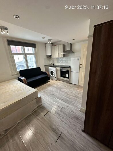 Studio To Rent In High Street, Croydon, CR0