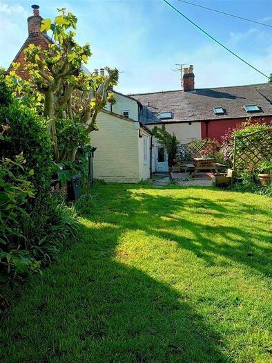 3 Bedroom End Of Terrace House For Sale In Crown Place, Potterne, Devizes, SN10