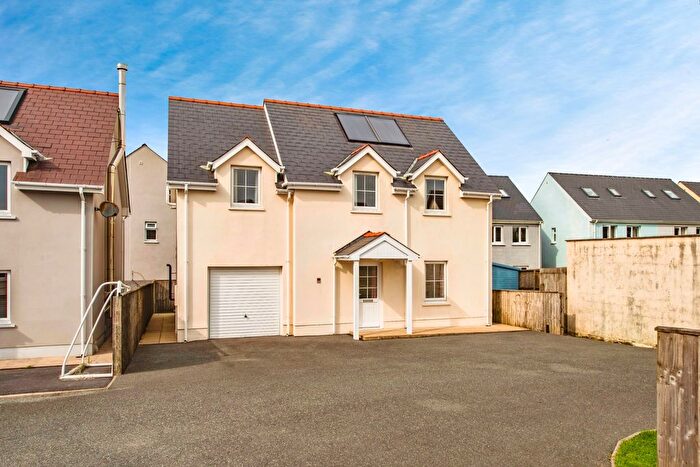 4 Bedroom Detached House For Sale In Llain Drigarn, Crymych, Pembrokeshire, SA41