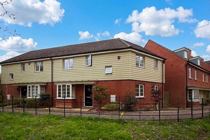 4 Bedroom Semi Detached House For Sale In Stone Hill, St. Neots, PE19