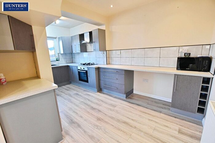 3 Bedroom Semi-Detached House For Sale In Warley Road, Scunthorpe, DN16