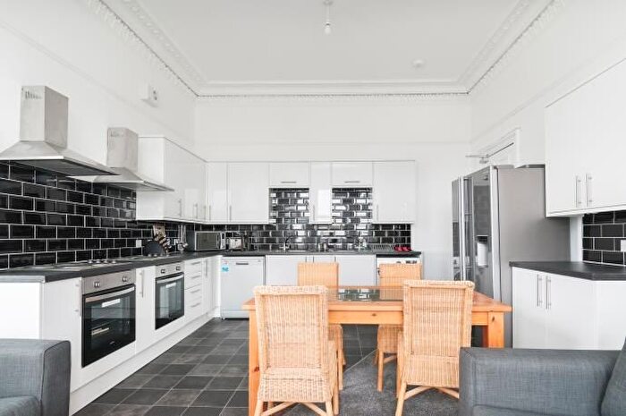 6 Bedroom Flat To Rent In Dalkeith Road, Edinburgh, EH16