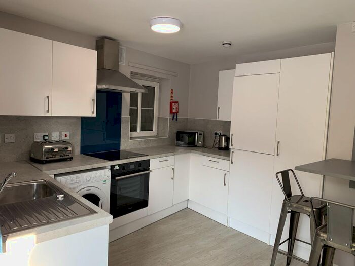 3 Bedroom Flat To Rent In College Road, Canterbury, CT1