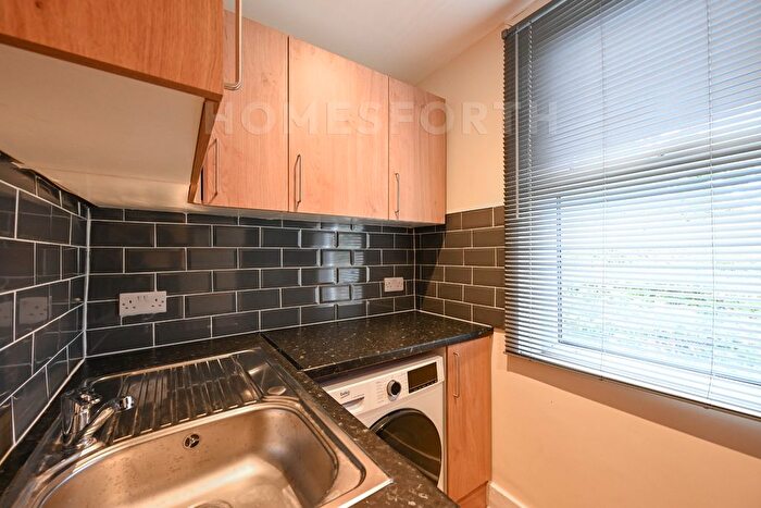 1 Bedroom Flat To Rent In Priory Road, Acton, W4