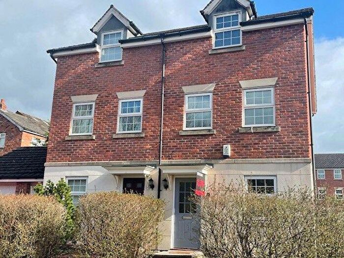 4 Bedroom Town House For Sale In Moss Chase, Macclesfield, SK11