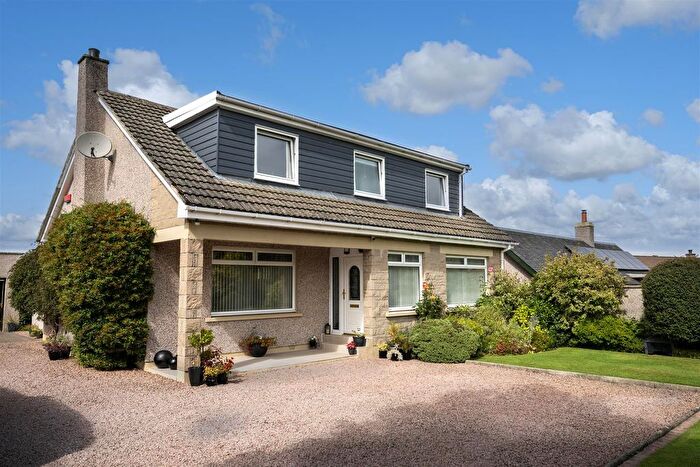 4 Bedroom Detached House For Sale In Sunnydene, Resaurie, Inverness, IV2
