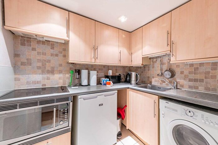 Studio For Sale In Westbourne Terrace, Lancaster Gate, London, W2