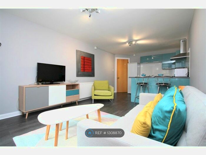 2 Bedroom Flat To Rent In Duke Street, Glasgow G31