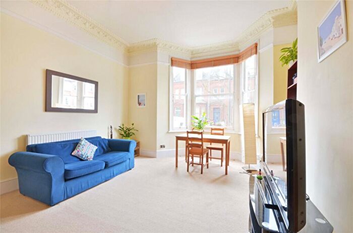 1 Bedroom Flat To Rent In Hemstal Road, West Hampstead, NW6