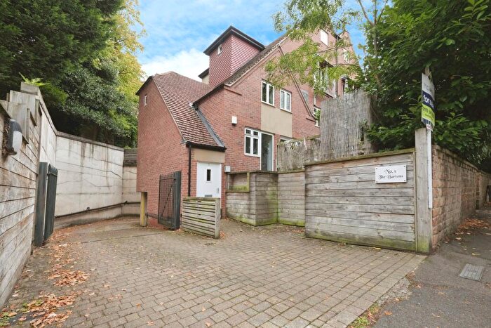 3 Bedroom Maisonette To Rent In The Bartons, Nottingham, NG7
