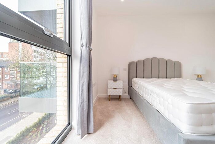 2 Bedroom Apartment To Rent In Willowbrook House, Coster Avenue, London, N4