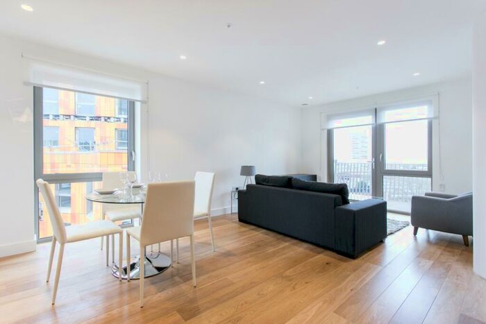 2 Bedroom Apartment To Rent In Rathbone Market, E16